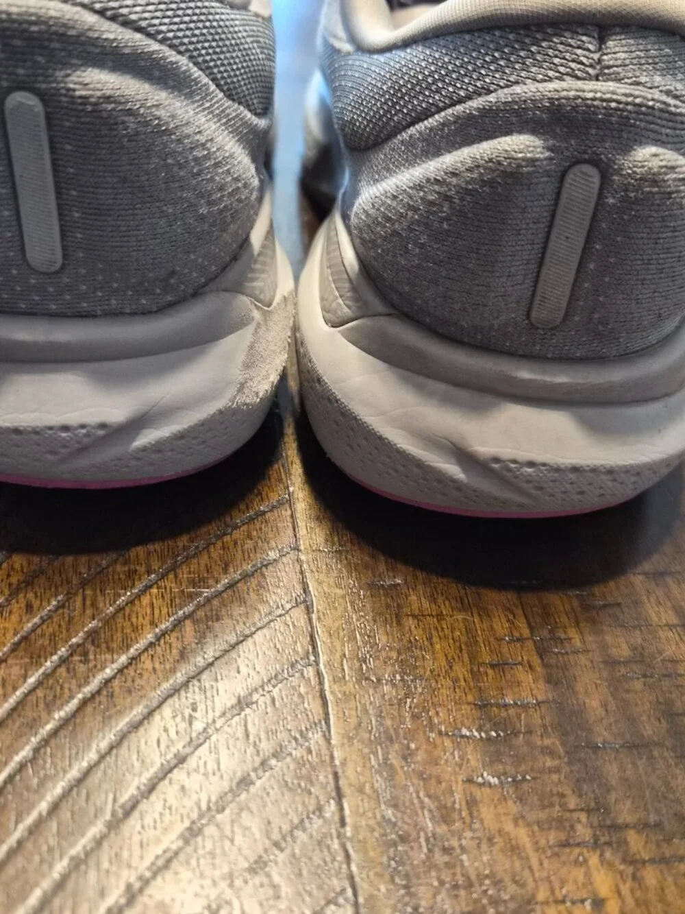 Brooks Adrenaline GTS 24 Womens Sz 9.5 Wide Gray Pink Running Shoes 1204261D019